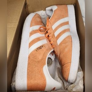ADIDAS APRICOT GAZELLE 10W SUEDE